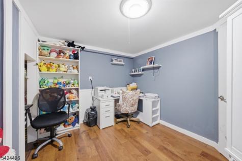 772 Harrell Avenue Woodbridge NJ 07095