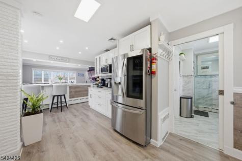 772 Harrell Avenue Woodbridge NJ 07095
