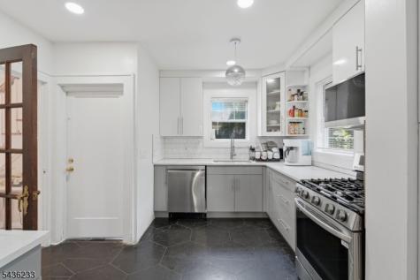 285 W Hudson Avenue Englewood NJ 07631