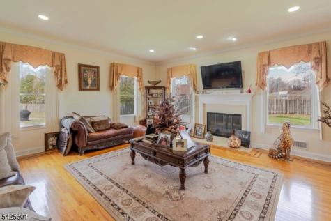 12 Morgan Way East Hanover NJ 07936