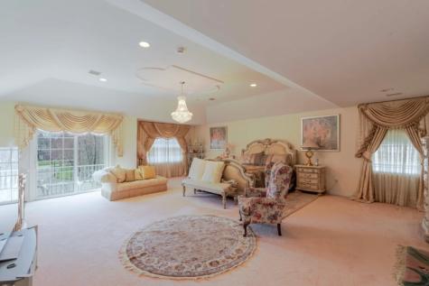 12 Morgan Way East Hanover NJ 07936