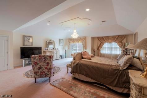 12 Morgan Way East Hanover NJ 07936