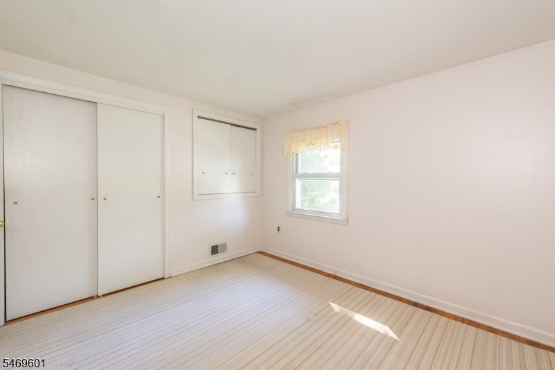33 Weaver Place East Hanover NJ 07936