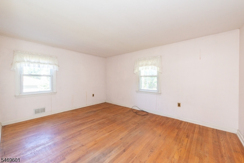 33 Weaver Place East Hanover NJ 07936
