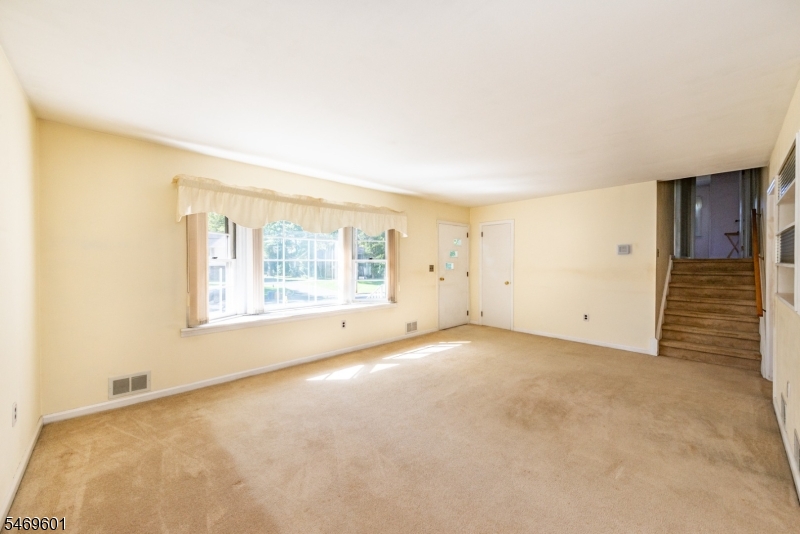 33 Weaver Place East Hanover NJ 07936