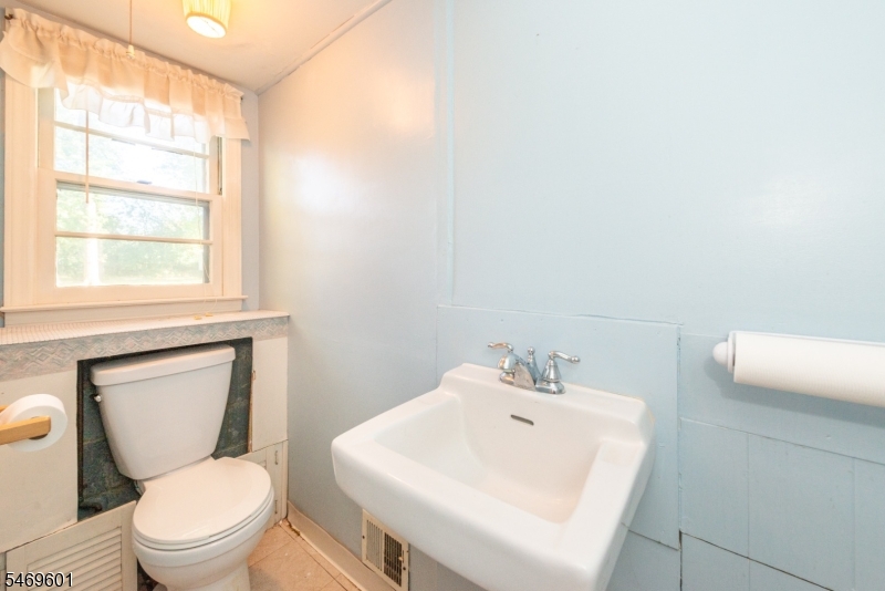 33 Weaver Place East Hanover NJ 07936
