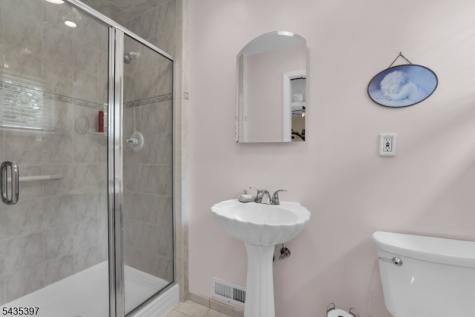 23 Ridge Court Cedar Grove NJ 07009