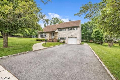 23 Ridge Court Cedar Grove NJ 07009