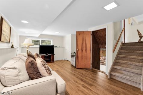 23 Ridge Court Cedar Grove NJ 07009