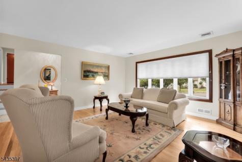 23 Ridge Court Cedar Grove NJ 07009