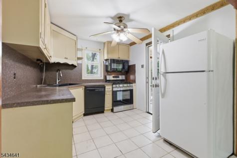 71 Center Street West Milford NJ 07480