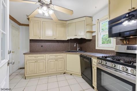 71 Center Street West Milford NJ 07480