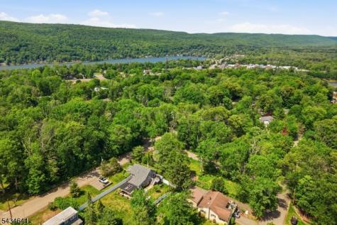 71 Center Street West Milford NJ 07480