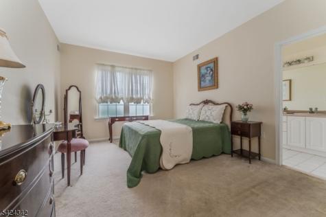 11 Stafford Lane White NJ 07823