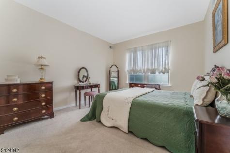 11 Stafford Lane White NJ 07823