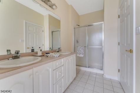 11 Stafford Lane White NJ 07823