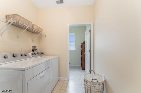 11 Stafford Lane White NJ 07823