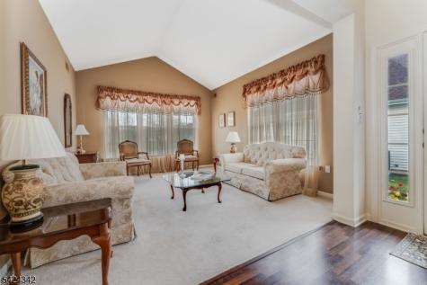11 Stafford Lane White NJ 07823
