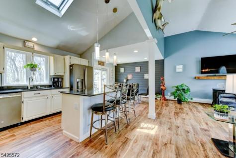 61 Lakeside Drive NW Vernon NJ 07461