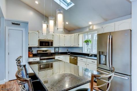 61 Lakeside Drive NW Vernon NJ 07461