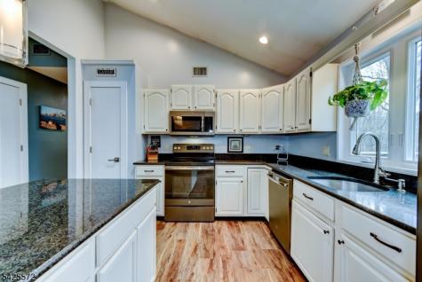 61 Lakeside Drive NW Vernon NJ 07461