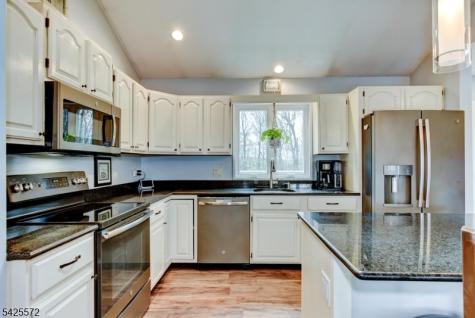 61 Lakeside Drive NW Vernon NJ 07461
