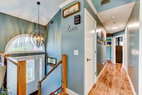 61 Lakeside Drive NW Vernon NJ 07461