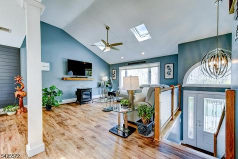 61 Lakeside Drive NW Vernon NJ 07461