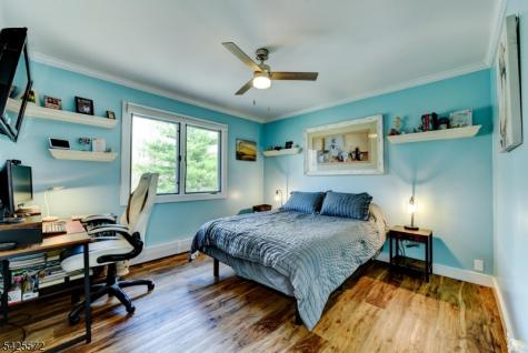 61 Lakeside Drive NW Vernon NJ 07461
