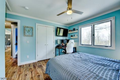 61 Lakeside Drive NW Vernon NJ 07461