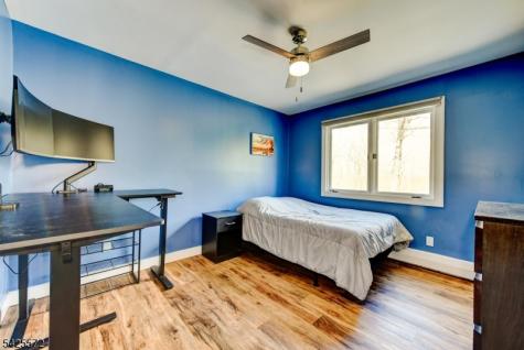 61 Lakeside Drive NW Vernon NJ 07461