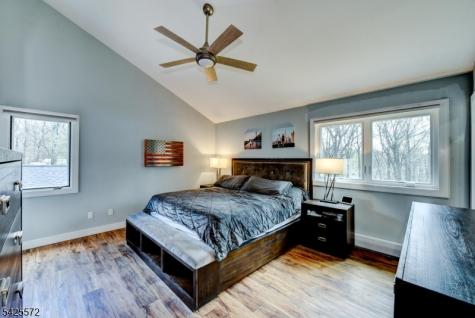 61 Lakeside Drive NW Vernon NJ 07461