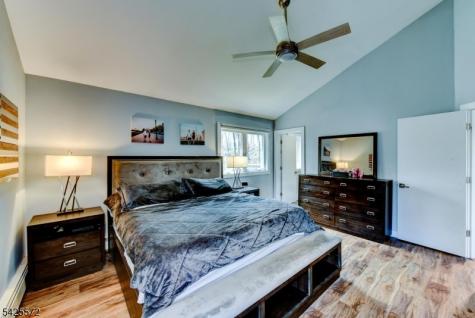 61 Lakeside Drive NW Vernon NJ 07461