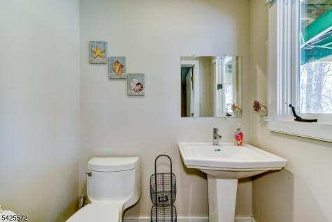 61 Lakeside Drive NW Vernon NJ 07461