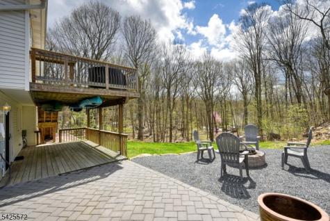 61 Lakeside Drive NW Vernon NJ 07461