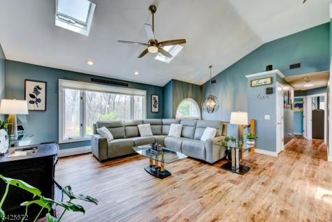 61 Lakeside Drive NW Vernon NJ 07461