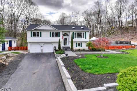 61 Lakeside Drive NW Vernon NJ 07461