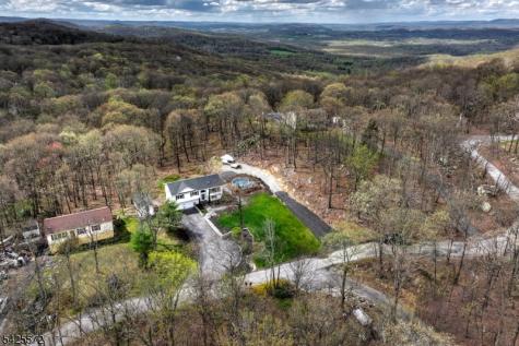 61 Lakeside Drive NW Vernon NJ 07461