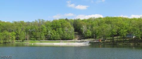 61 Lakeside Drive NW Vernon NJ 07461