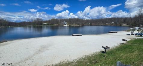 61 Lakeside Drive NW Vernon NJ 07461