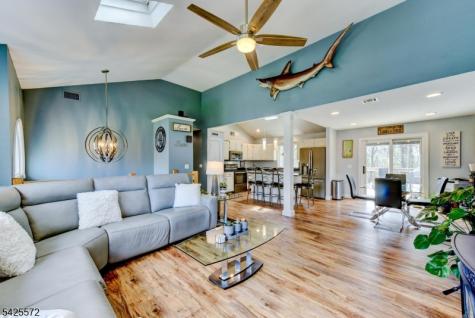 61 Lakeside Drive NW Vernon NJ 07461