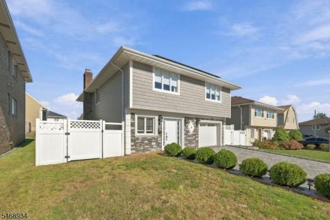 6 Azalea Drive E Wallington NJ 07057