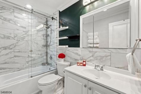 6 Azalea Drive E Wallington NJ 07057