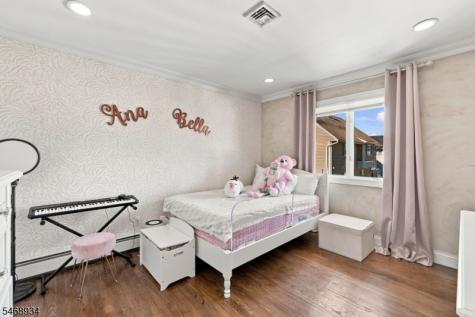 6 Azalea Drive E Wallington NJ 07057