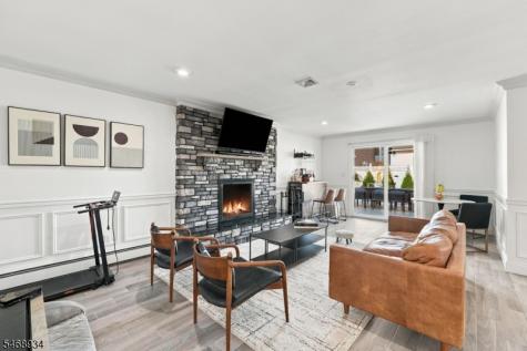 6 Azalea Drive E Wallington NJ 07057