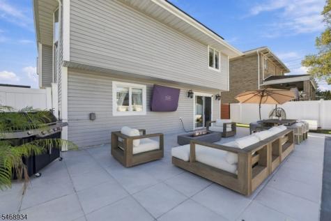 6 Azalea Drive E Wallington NJ 07057
