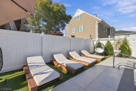 6 Azalea Drive E Wallington NJ 07057