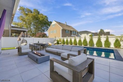 6 Azalea Drive E Wallington NJ 07057