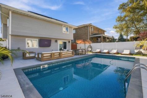 6 Azalea Drive E Wallington NJ 07057