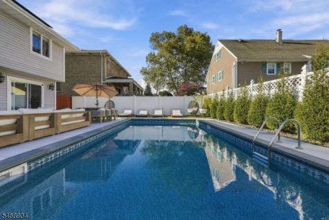 6 Azalea Drive E Wallington NJ 07057